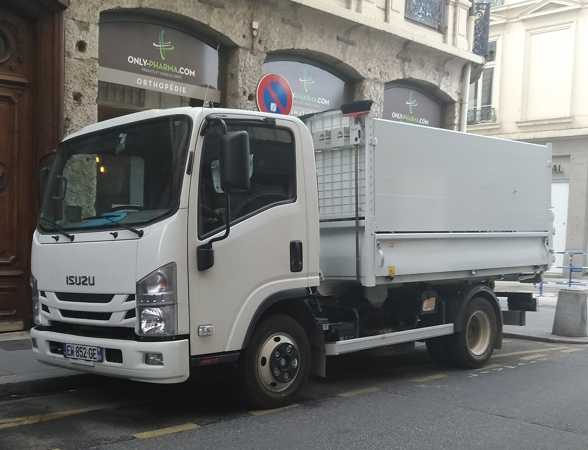 N series truck